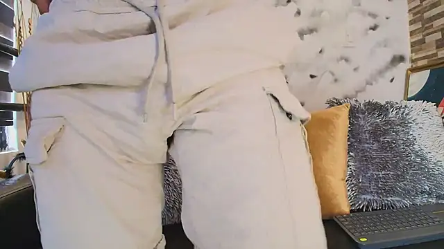 Max Hornye online show from 04/08/26, 03:56