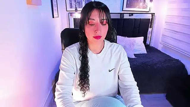 Snapshot of ladyraing chatting on 02/17/26, 03:14 ladyraing online show from 02/17/26, 03:14