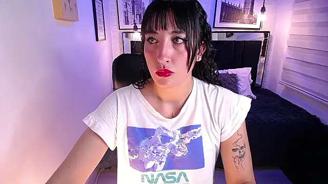 Snapshot of ladyraing chatting on 02/26/26, 07:24 ladyraing online show from 02/26/26, 07:24