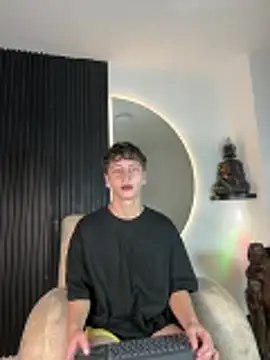 Snapshot of ARON_LUXX chatting on 02/08/26, 03:10 ARON LUXX online show from 02/08/26, 03:10