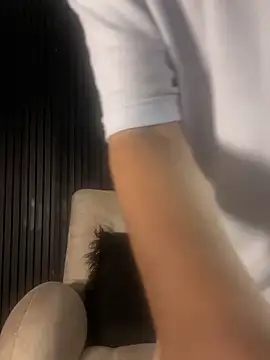 Snapshot of ARON_LUXX chatting on 02/12/26, 03:01 ARON LUXX online show from 02/12/26, 03:01