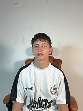 ARON LUXX online show from 03/24/26, 04:01