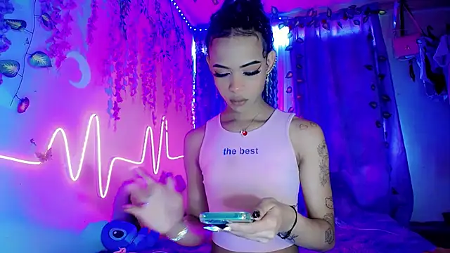 Snapshot of DahliaGill chatting on 07/15/26, 04:12 DahliaGill online show from 07/15/26, 04:12