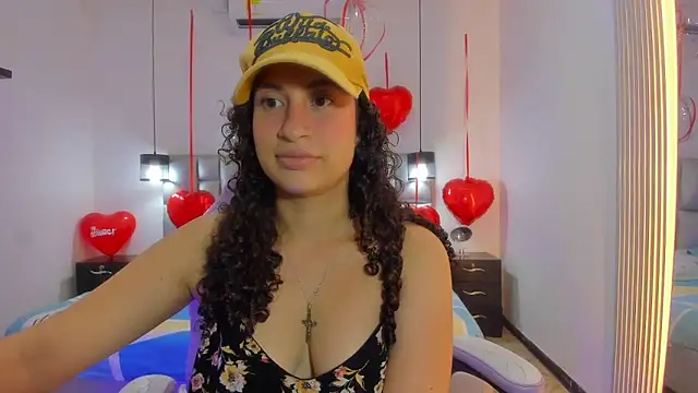 Snapshot of NoaMalak7 chatting on 02/15/26, 07:43 NoaMalak7 online show from 02/15/26, 07:43