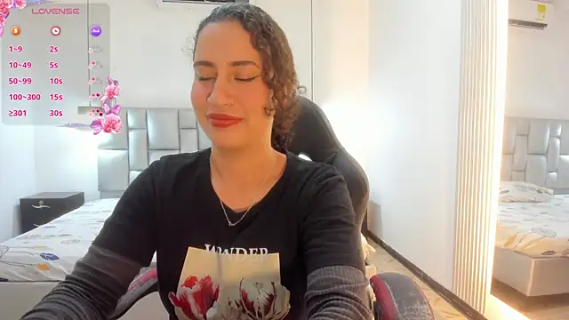 Snapshot of NoaMalak7 chatting on 02/19/26, 07:43 NoaMalak7 online show from 02/19/26, 07:43