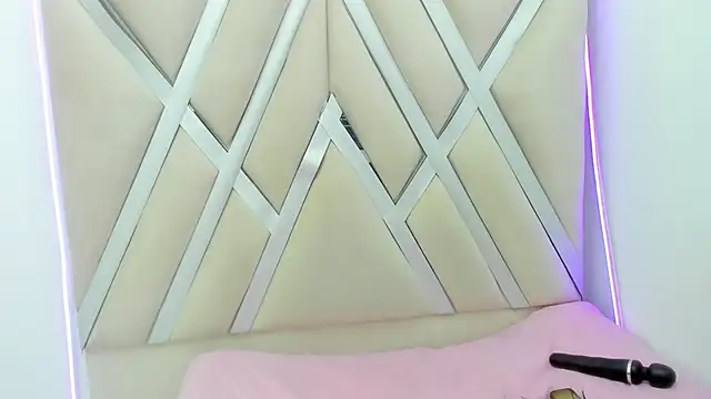 ninameduxx online show from 02/28/26, 04:13