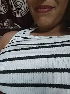 Snapshot of komalsharma99 chatting on 05/30/26, 06:16 komalsharma99 online show from 05/30/26, 06:16