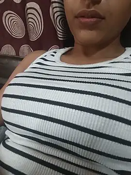 Snapshot of komalsharma99 chatting on 06/06/26, 05:23 komalsharma99 online show from 06/06/26, 05:23