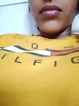 Snapshot of komalsharma99 chatting on 06/12/26, 05:45 komalsharma99 online show from 06/12/26, 05:45