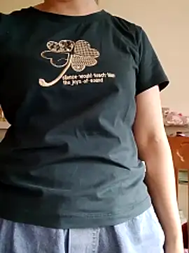 LiilyZi online show from 04/06/26, 06:58