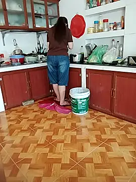 LiilyZi online show from 04/13/26, 03:56