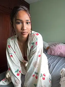 Snapshot of lyla_luv chatting on 02/06/26, 09:56 lyla luv online show from 02/06/26, 09:56