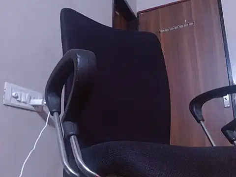 Snapshot of atisa_ chatting on 02/19/26, 11:39 atisa online show from 02/19/26, 11:39