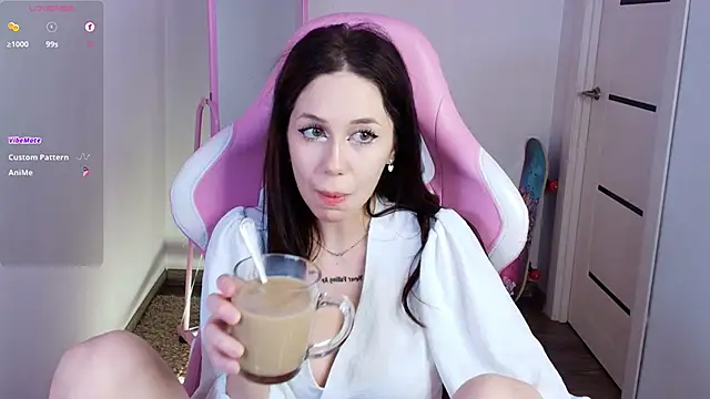 laylaura online show from 02/26/26, 08:35