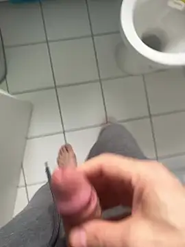 ManuelCervantes1972 online show from 04/12/26, 08:19