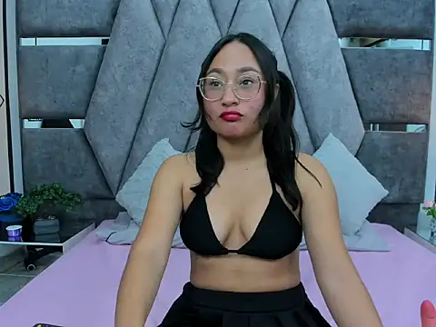 Snapshot of Mila_Nova_ chatting on 03/02/26, 12:01 Mila Nova online show from 03/02/26, 12:01