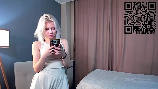 GoldenLenarz online show from 04/11/26, 11:03