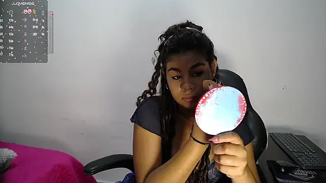 yaazhinii online show from 02/28/26, 12:06