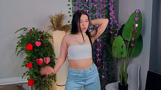 Snapshot of RoxannRunk chatting on 02/16/26, 06:20 RoxannRunk online show from 02/16/26, 06:20