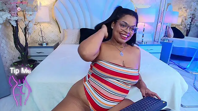 YazminJenner online show from 04/28/26, 04:50