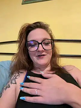 ViviLuu online show from 04/10/26, 04:23