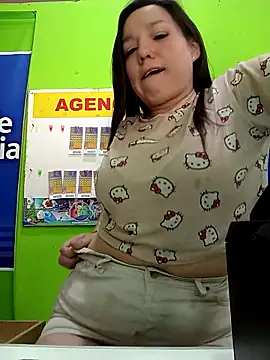 Snapshot of Beesametoda chatting on 02/10/26, 01:37 Beesametoda online show from 02/10/26, 01:37