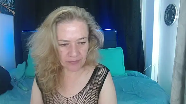 Snapshot of andreea_xx chatting on 02/13/26, 01:51 andreea xx online show from 02/13/26, 01:51