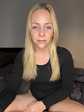 emily-becker22 online show from 04/24/26, 06:10