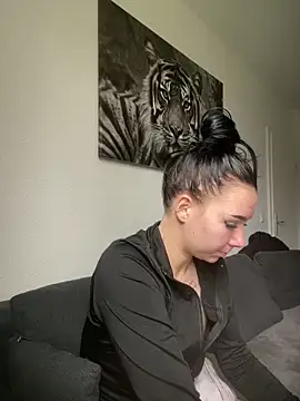 zoeelovee online show from 02/20/26, 10:38