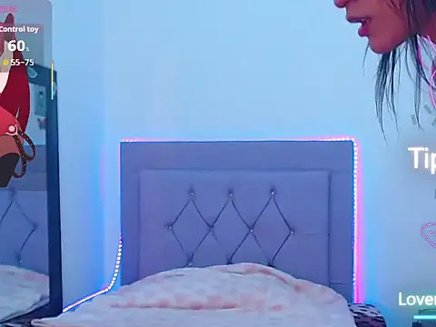 moonlyvelvet online show from 02/09/26, 08:57