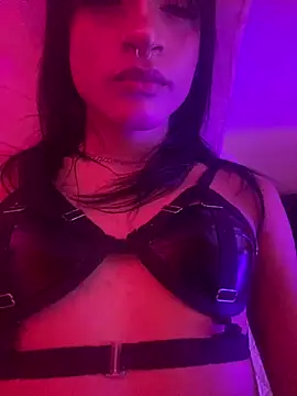 moonlyvelvet online show from 02/16/26, 05:36