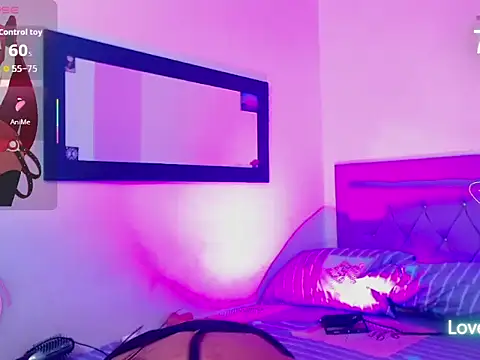 moonlyvelvet online show from 04/05/26, 11:40