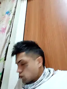 Snapshot of CubanoxxxSex chatting on 03/01/26, 06:32 CubanoxxxSex online show from 03/01/26, 06:32