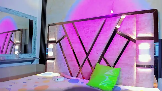 salem rosee online show from 04/15/26, 01:56