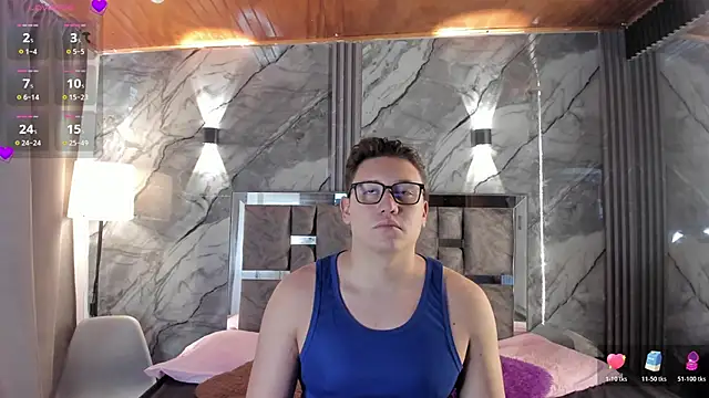Snapshot of Manson_and_Zoe chatting on 05/01/26, 11:37 Manson and Zoe online show from 05/01/26, 11:37