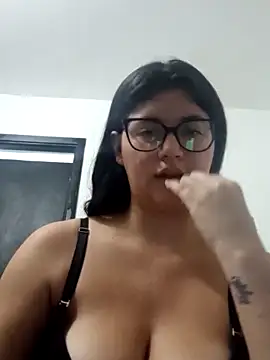 Snapshot of Dahlia-Rose chatting on 02/24/26, 02:53 Dahlia-Rose online show from 02/24/26, 02:53