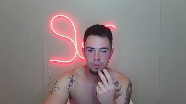 Snapshot of midnightsinz chatting on 03/17/26, 02:49 midnightsinz online show from 03/17/26, 02:49