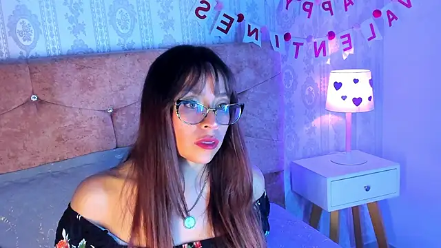 Snapshot of Chloe_Miiler chatting on 02/18/26, 01:18 Chloe Miiler online show from 02/18/26, 01:18