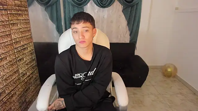 Wesleey-Boy online show from 02/13/26, 07:32