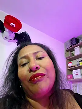 Snapshot of Nyomi_browm chatting on 02/14/26, 04:42 Nyomi browm online show from 02/14/26, 04:42