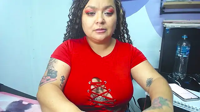 Snapshot of SweettSin chatting on 02/12/26, 11:44 SweettSin online show from 02/12/26, 11:44