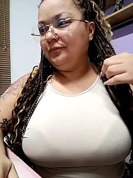 Snapshot of SweettSin chatting on 02/18/26, 12:45 SweettSin online show from 02/18/26, 12:45