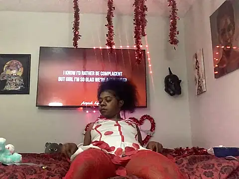 Snapshot of Ebony_Queeen chatting on 02/10/26, 12:37 Ebony Queeen online show from 02/10/26, 12:37