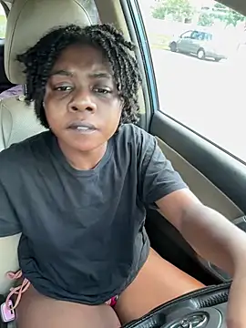 Snapshot of Ebony_Queeen chatting on 05/17/26, 03:52 Ebony Queeen online show from 05/17/26, 03:52