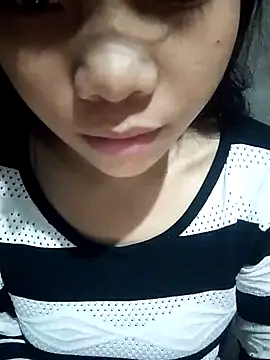 Snapshot of camtu00 chatting on 02/09/26, 12:42 camtu00 online show from 02/09/26, 12:42