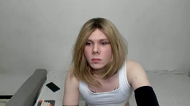 Snapshot of SnezanaLive chatting on 02/13/26, 10:06 SnezanaLive online show from 02/13/26, 10:06