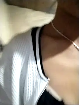 Snapshot of sen1199 chatting on 02/15/26, 10:50 sen1199 online show from 02/15/26, 10:50