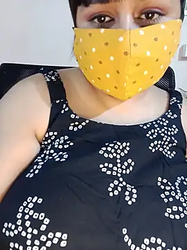 Lovely-Lina7 online show from 05/27/26, 06:27