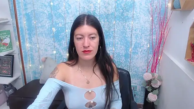 HannaOwen  online show from 04/06/26, 01:56