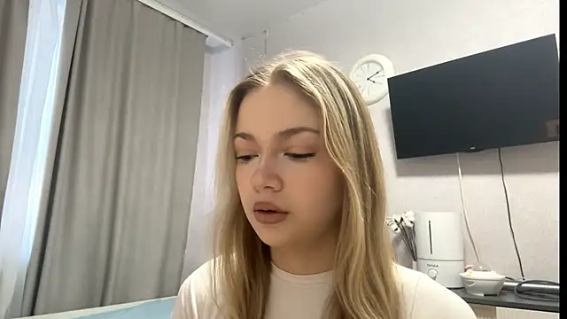 MilaSliger online show from 02/17/26, 01:07